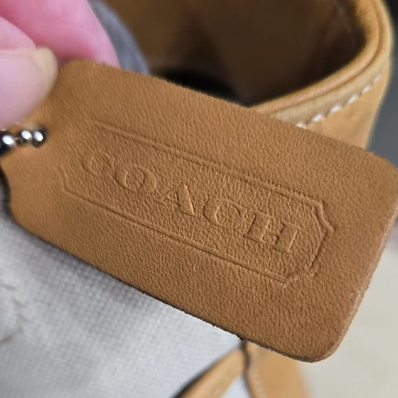 *SALE Coach VINTAGE Bleecker Tan and Cream Canvas Tote - Picture 6 of 16